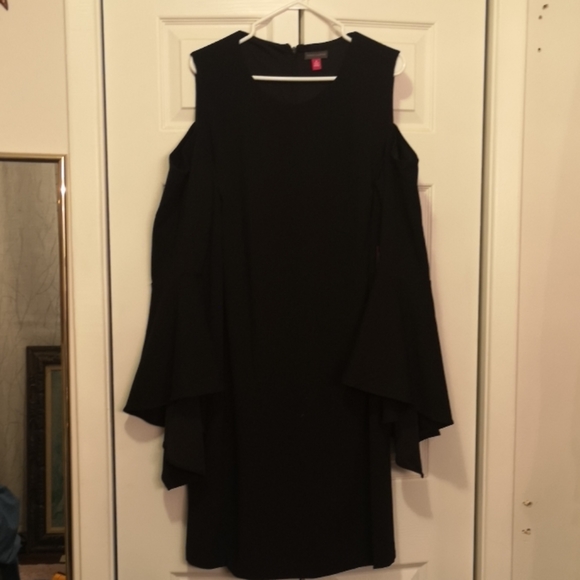 Vince Camuto off the shoulder dress - Picture 2 of 5